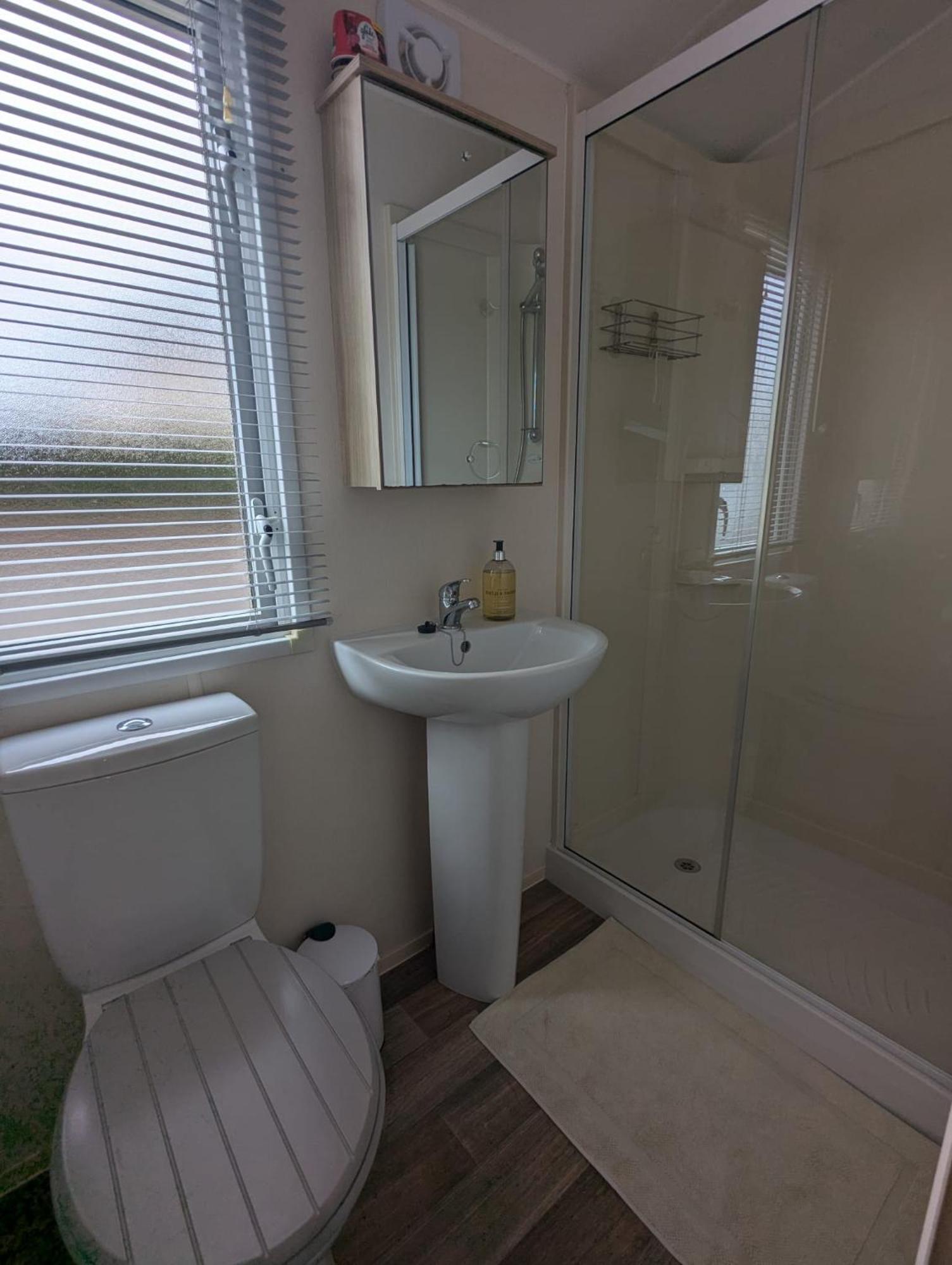 Lovely Bright And Airy Caravan On The 5 Star Shorefield Country Park Entertainment Passes Included 米尔福德昂西 外观 照片